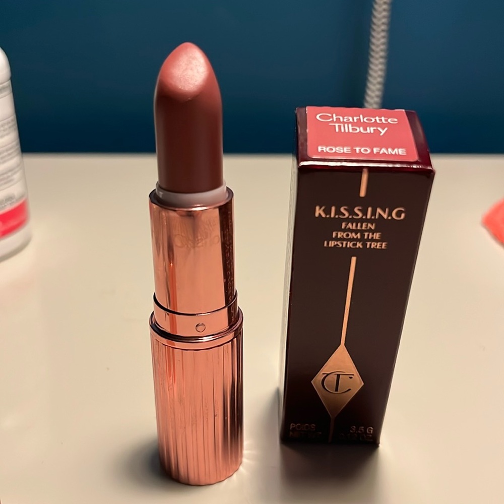 Charlotte Tilbury Lipstick “Rose to Fame”